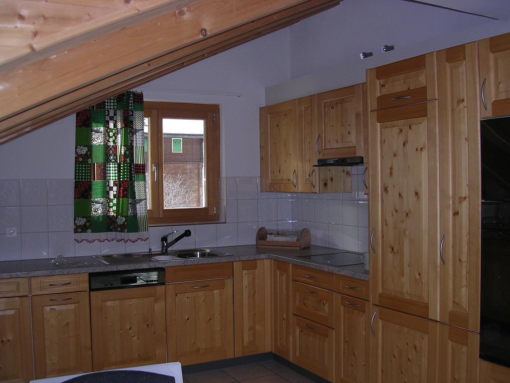 Gotschnablick Appartement Klosters Kamer foto