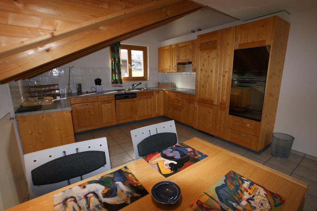 Gotschnablick Appartement Klosters Kamer foto